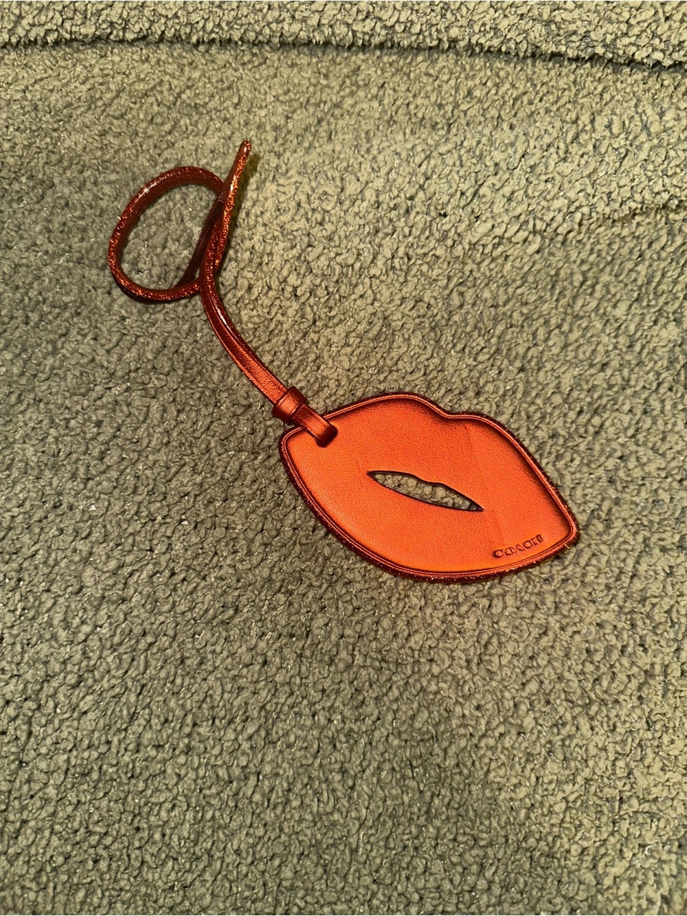 Coach leather bag charm red lips glitter trim - Picture 5 of 5